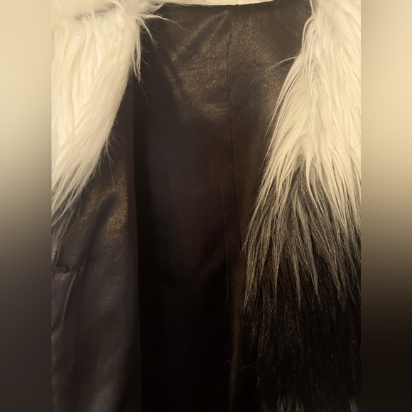 Faux fur vest - Picture 3 of 4
